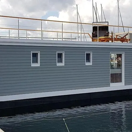 Houseboat Hecht In At The Marina Minde Bådhotel Egernsund
